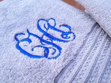 Load image into Gallery viewer, Monogrammed Towel Set
