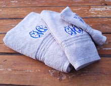 Load image into Gallery viewer, Monogrammed Towel Set