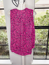Load image into Gallery viewer, Fuschia Leopard Blouse
